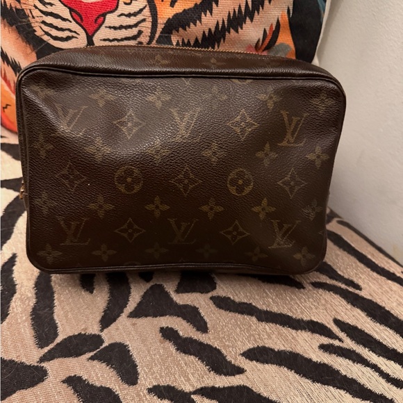 LV Brown Monogram Toiletry Bag - Picture 10 of 10